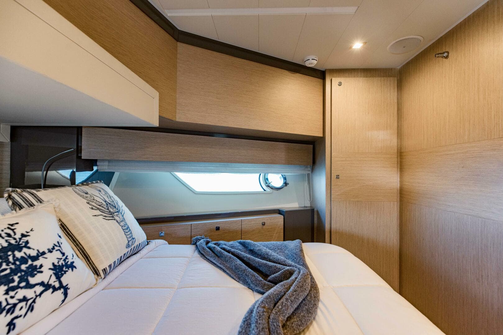 2017 Ferretti Yachts 750 photo 83