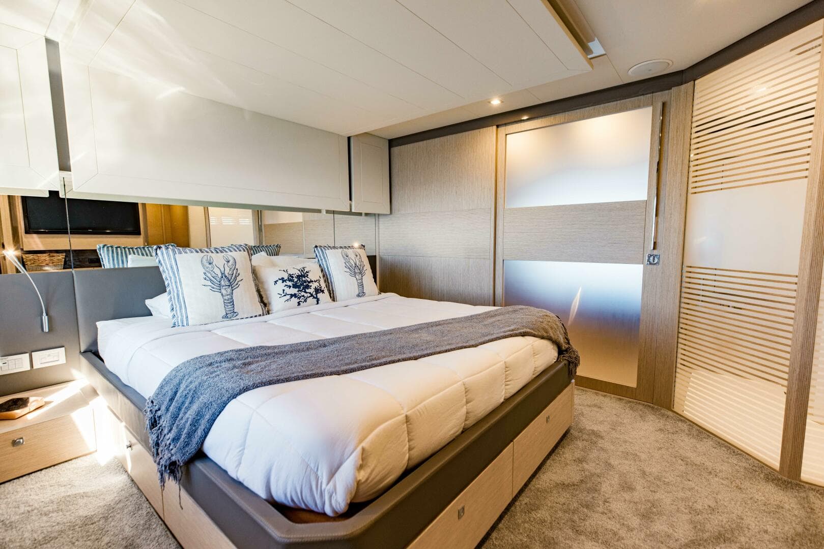 2017 Ferretti Yachts 750 photo 90