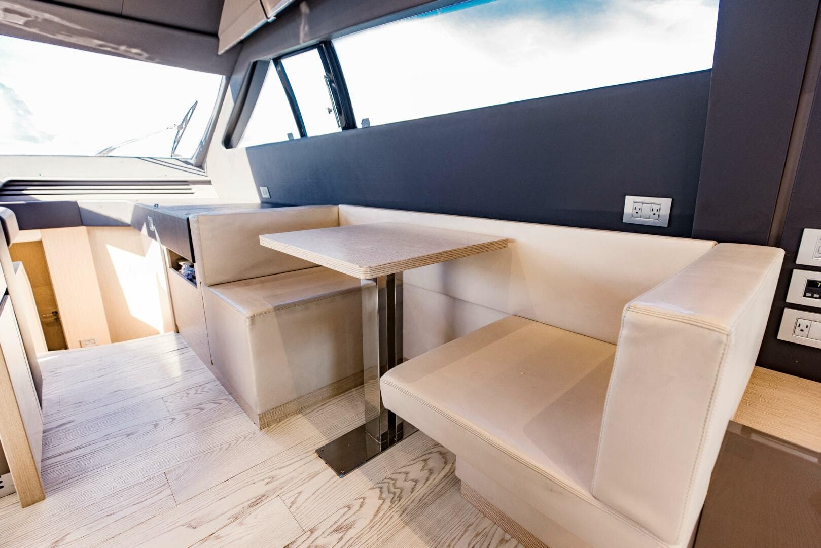 2017 Ferretti Yachts 750 photo 55
