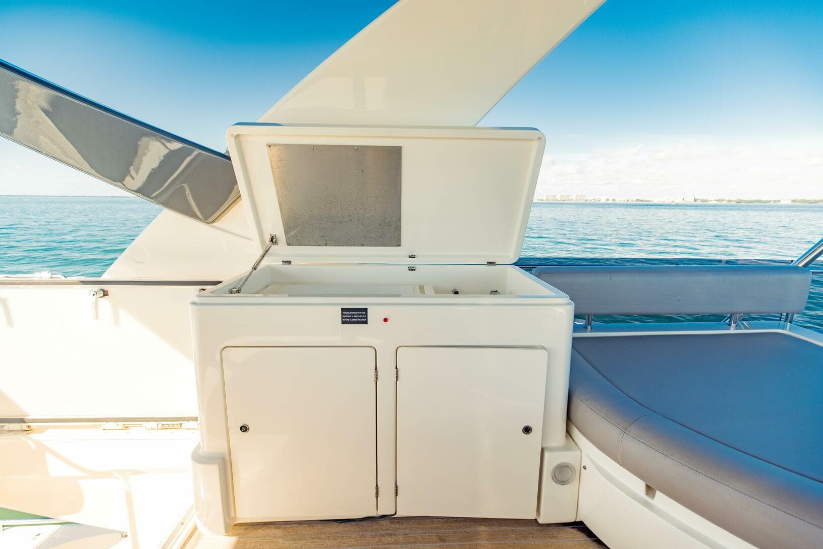 2017 Ferretti Yachts 750 photo 37