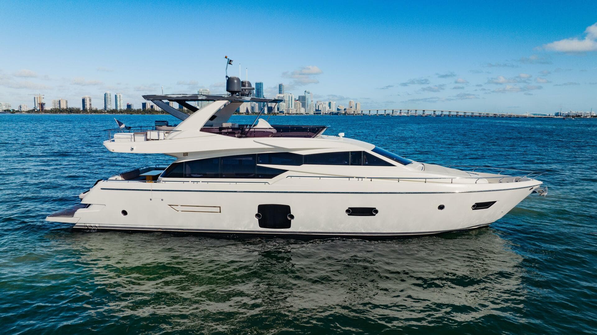 2017 Ferretti Yachts 750 photo 9