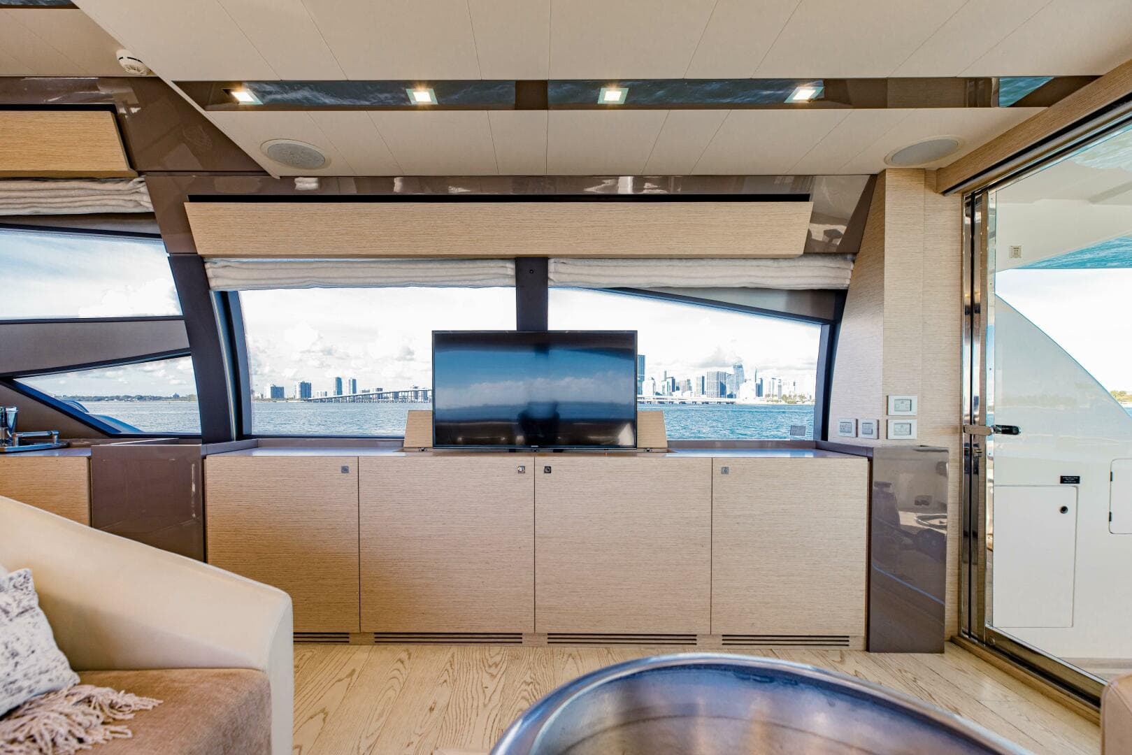 2017 Ferretti Yachts 750 photo 47