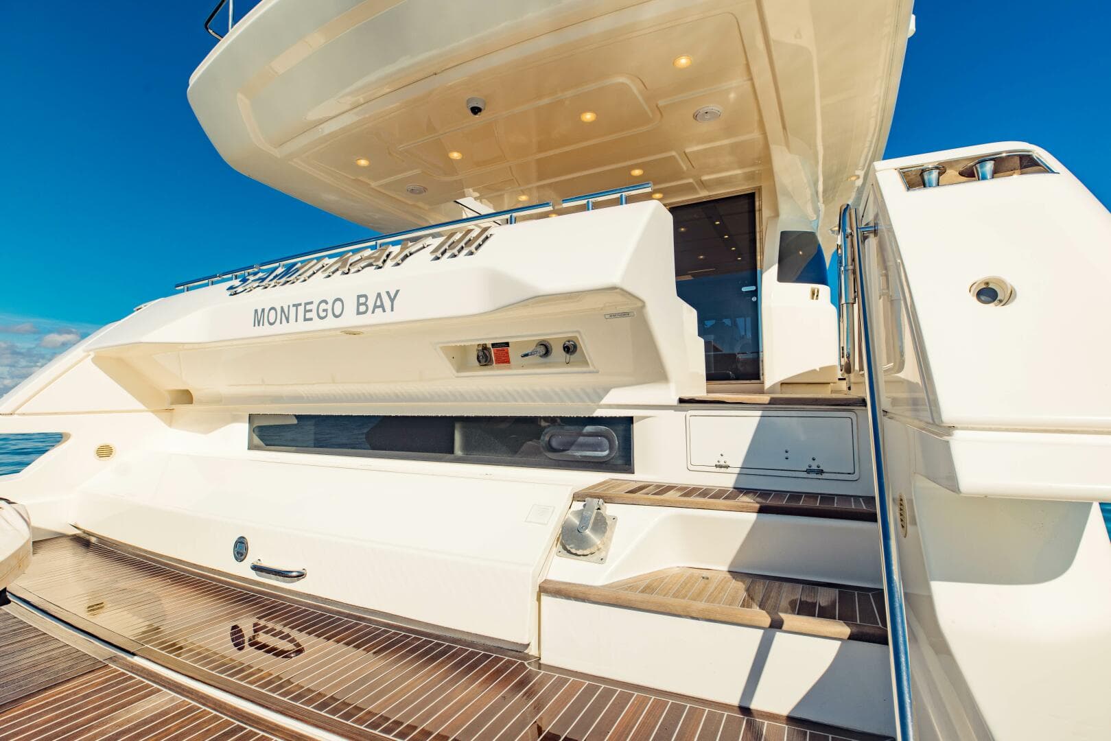 2017 Ferretti Yachts 750 photo 19