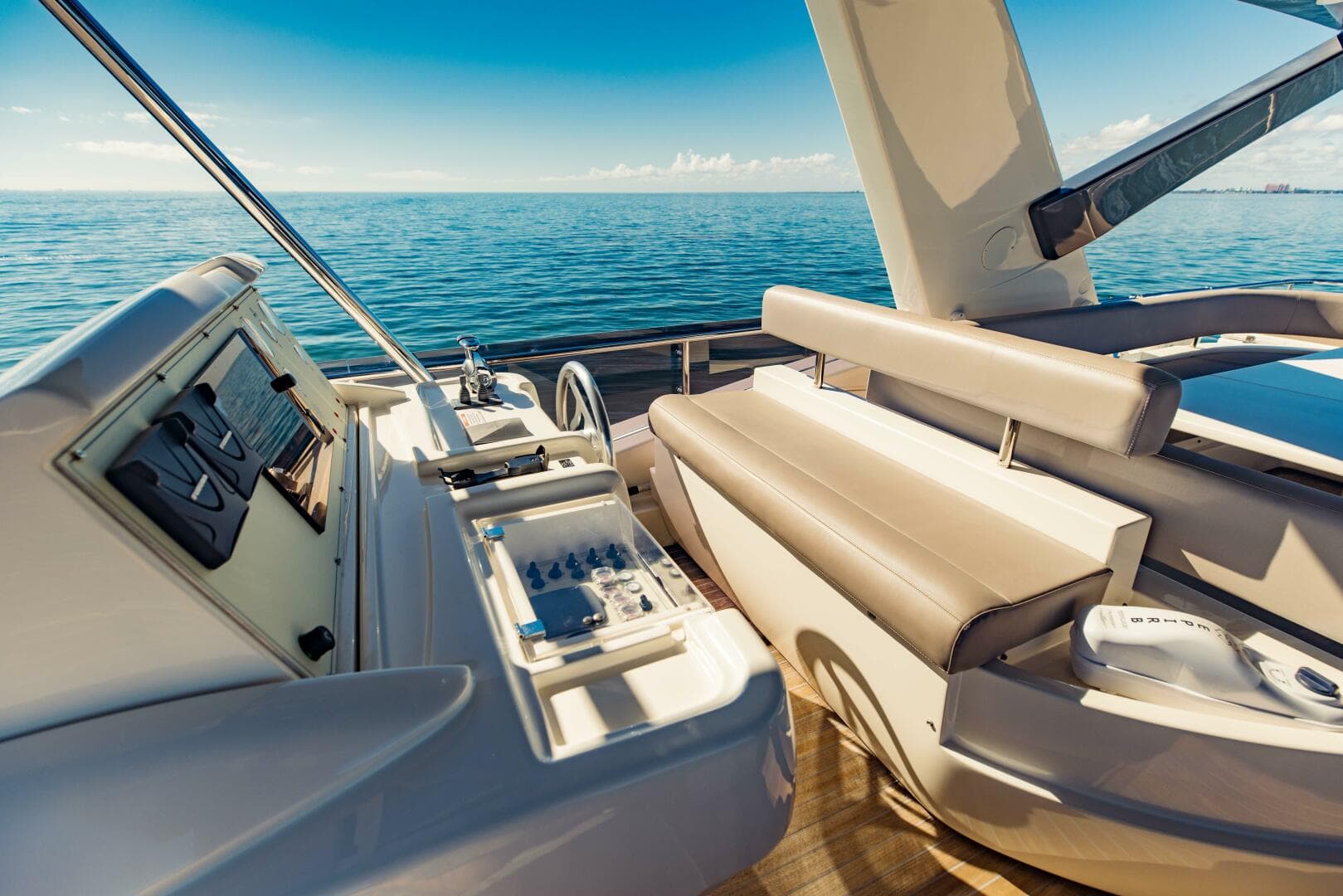 2017 Ferretti Yachts 750 photo 41