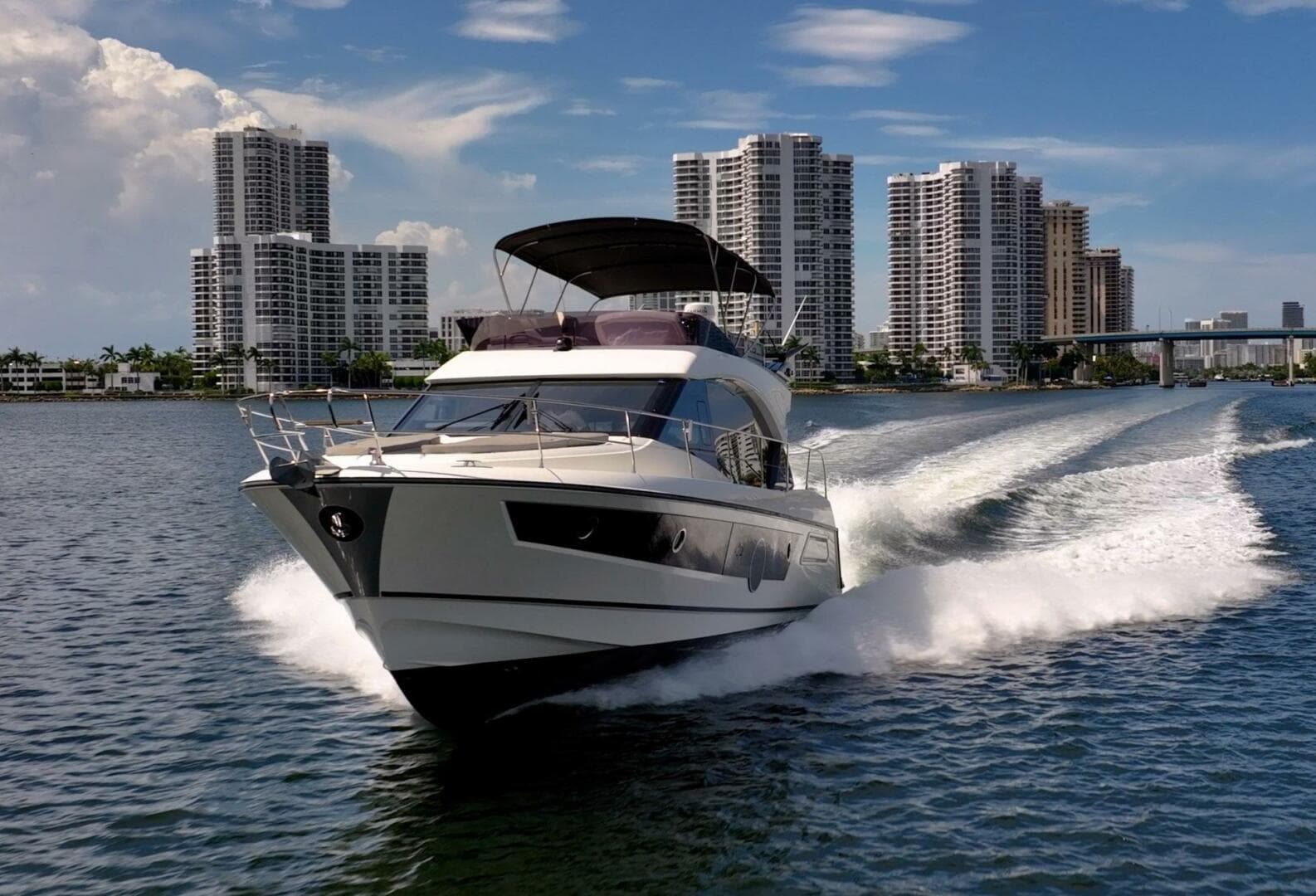 2021 Beneteau Monte Carlo 52 photo 9
