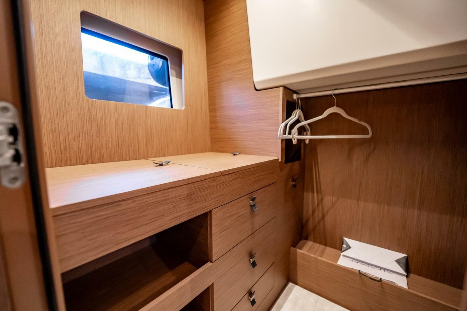 2021 Beneteau Monte Carlo 52 photo 34