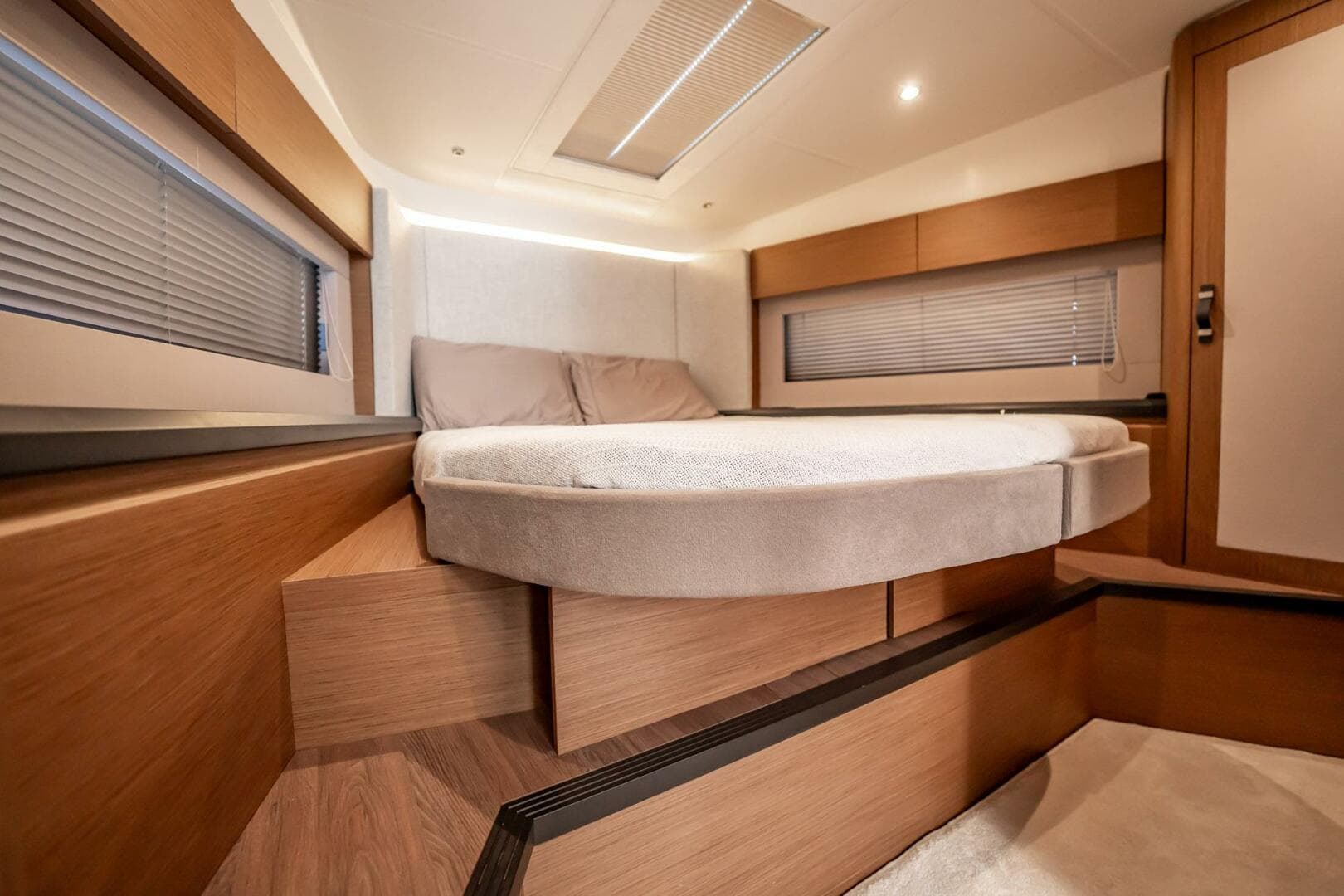 2021 Beneteau Monte Carlo 52 photo 37