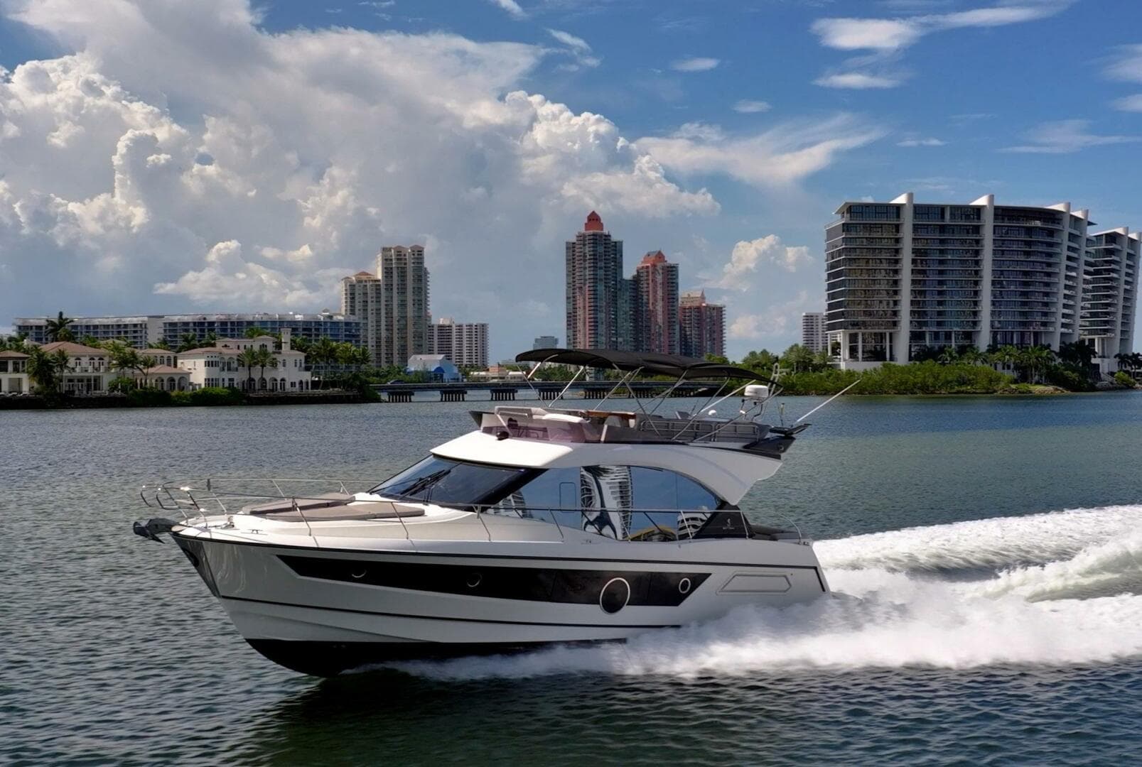 2021 Beneteau Monte Carlo 52 photo 8