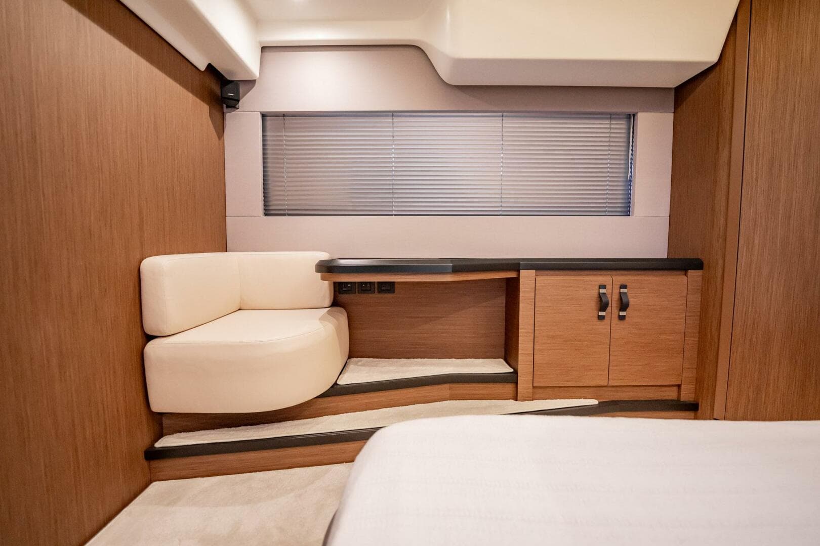2021 Beneteau Monte Carlo 52 photo 33