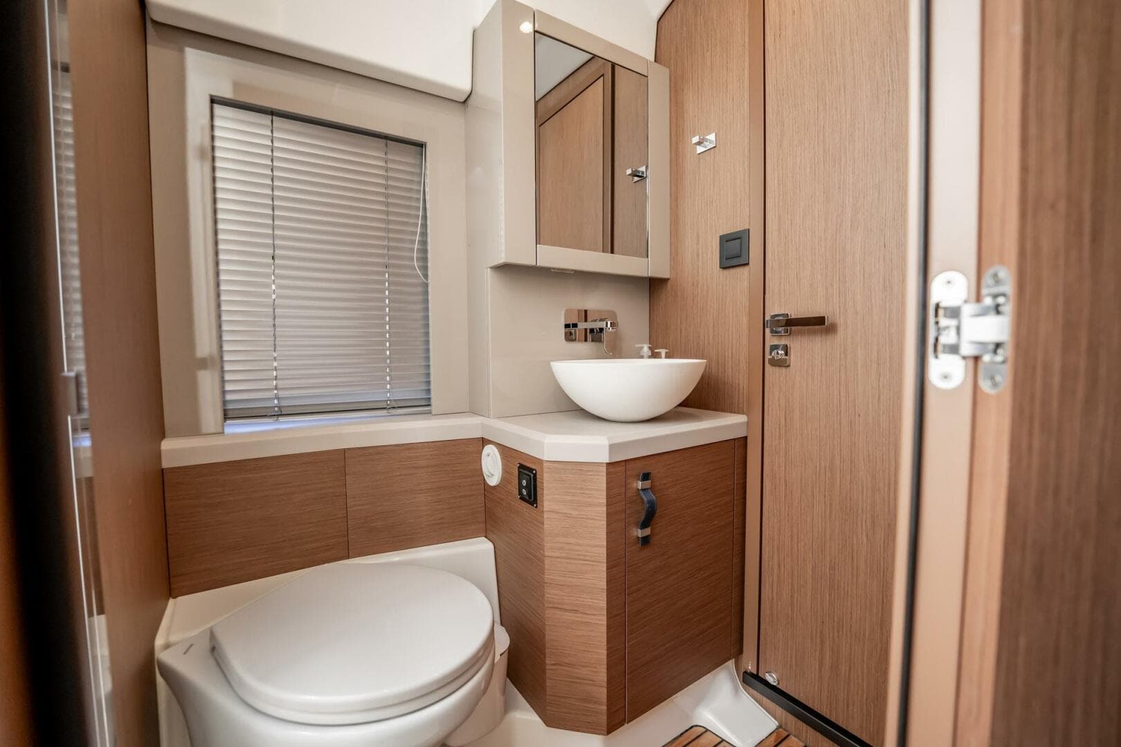 2021 Beneteau Monte Carlo 52 photo 38