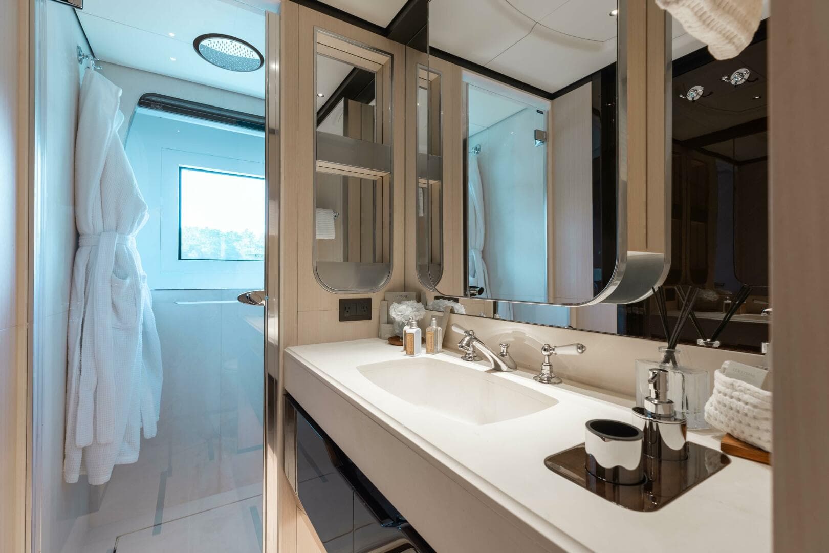 2019 Benetti Delfino 95 photo 15