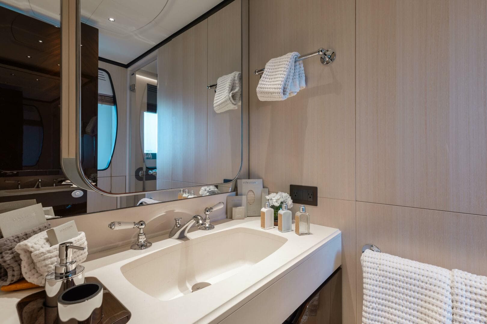 2019 Benetti Delfino 95 photo 17