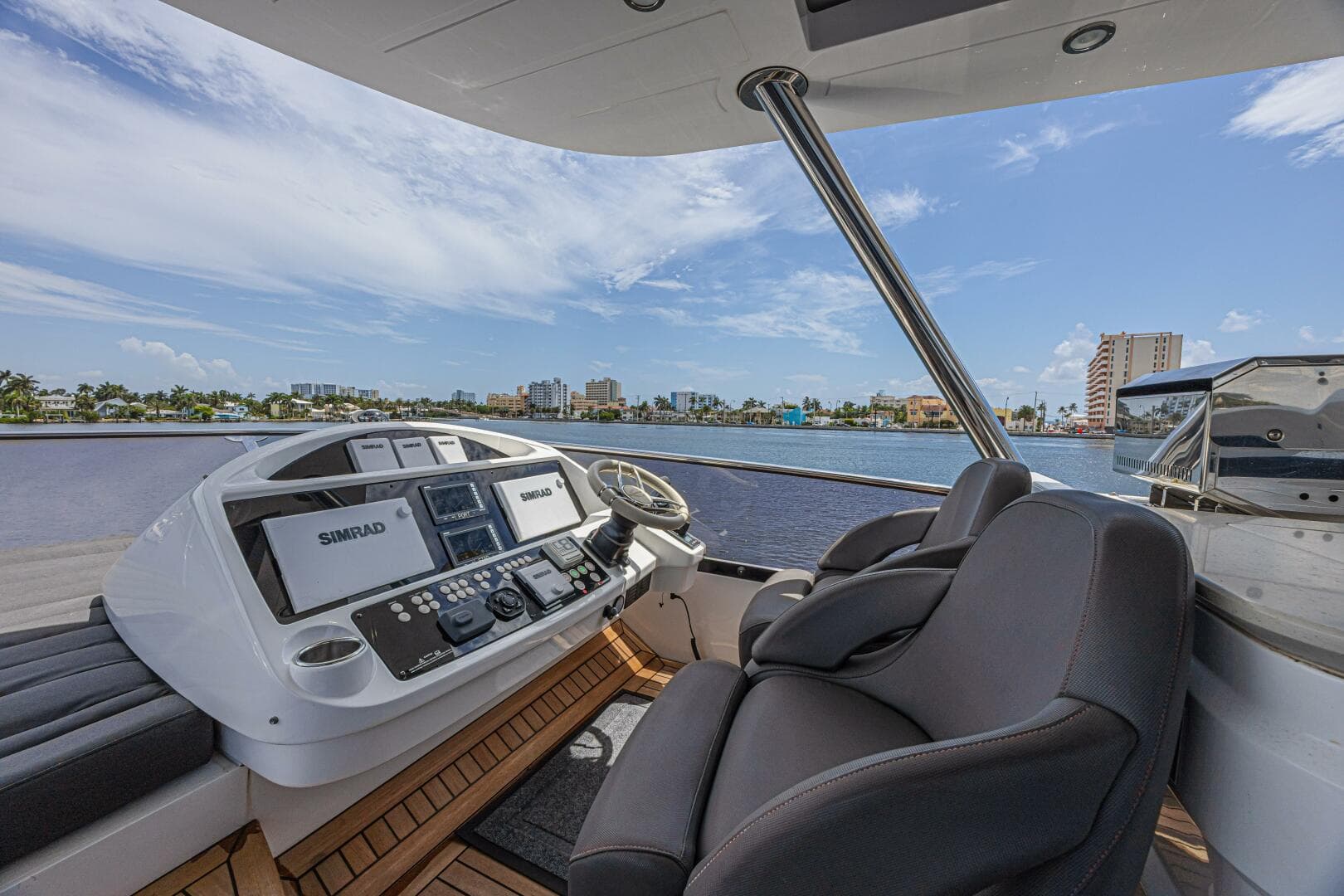 2017 Sunseeker 75 Yacht photo 26