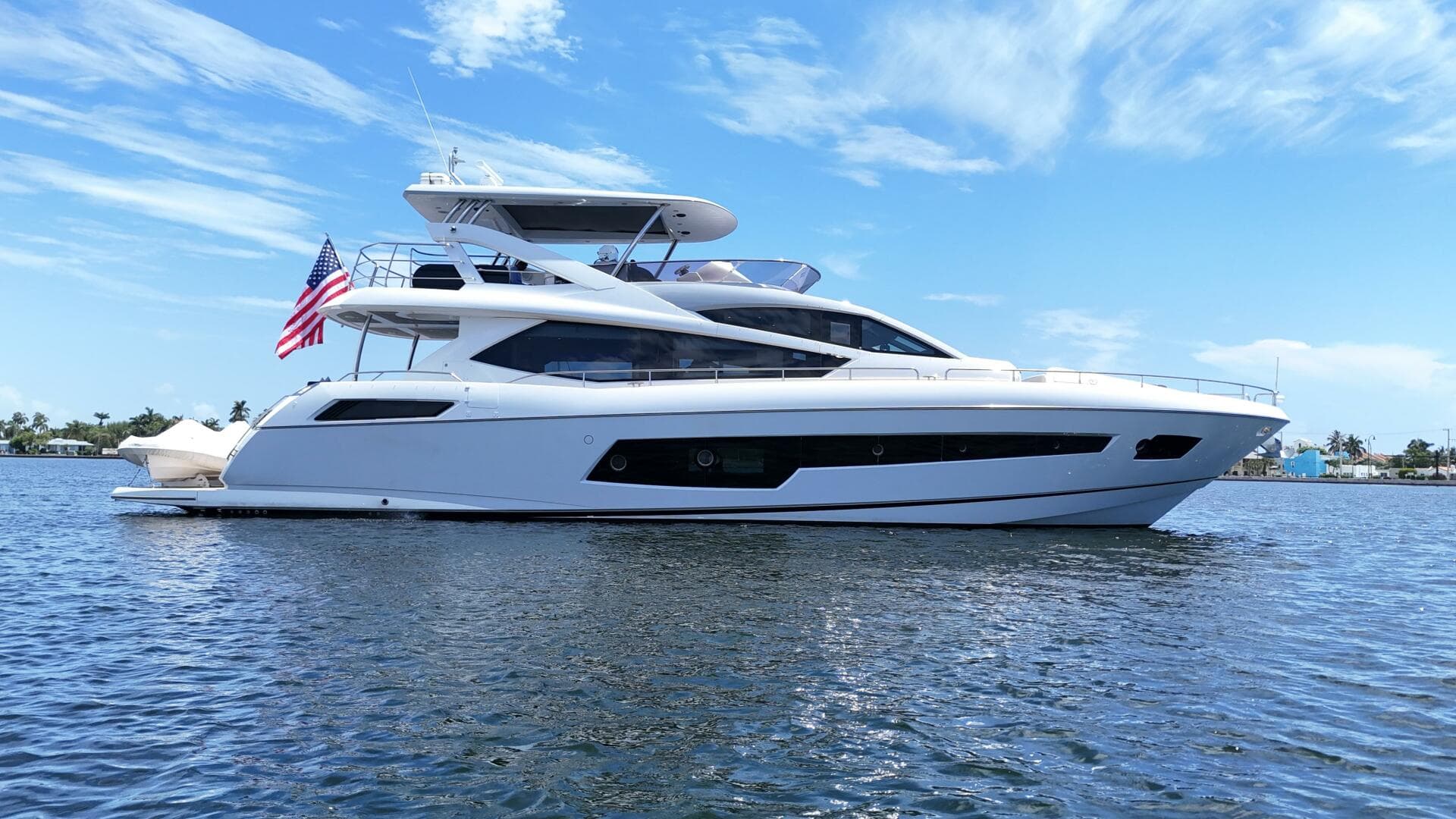 2017 Sunseeker 75 Yacht photo 2