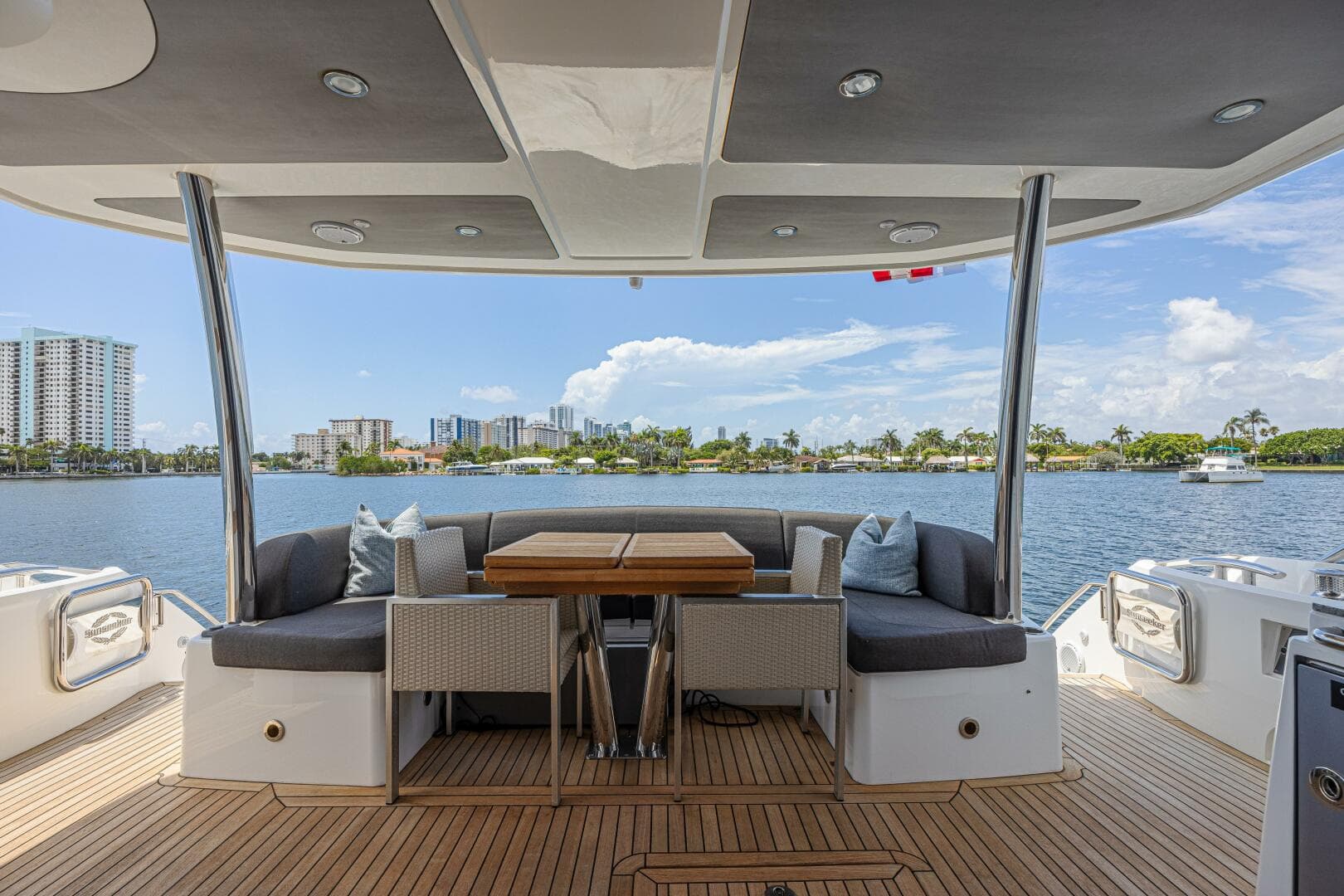 2017 Sunseeker 75 Yacht photo 16
