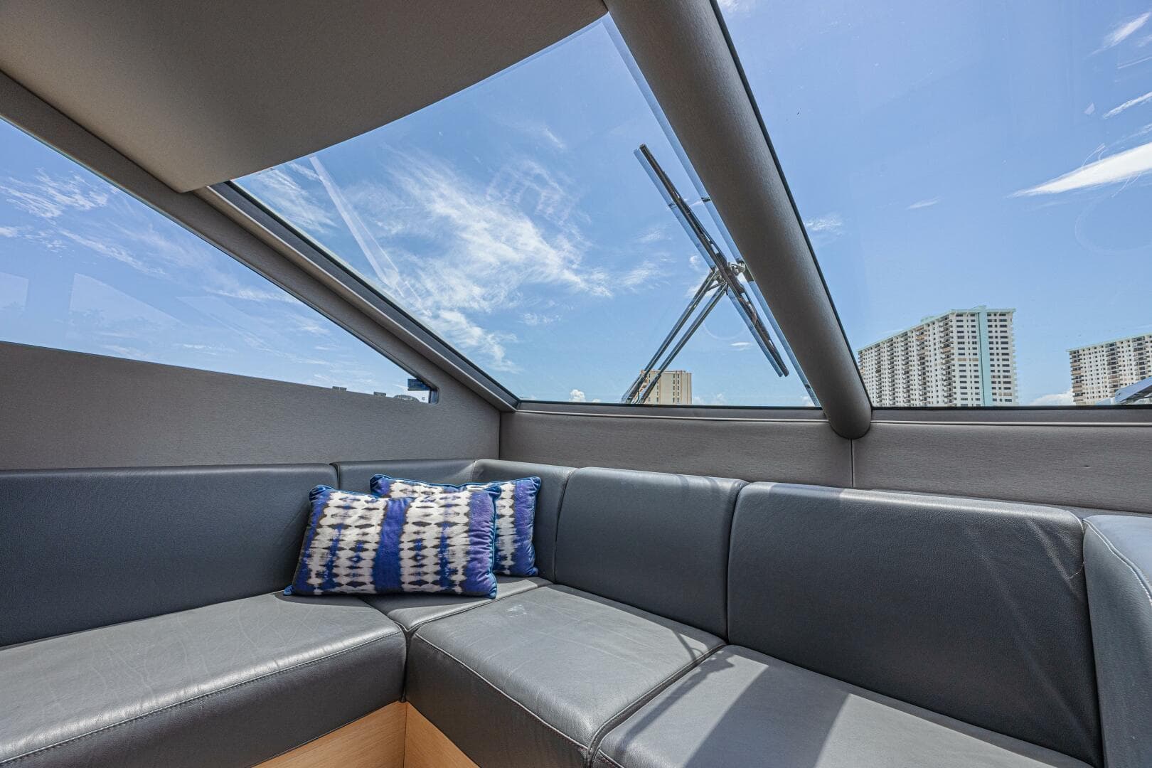 2017 Sunseeker 75 Yacht photo 37