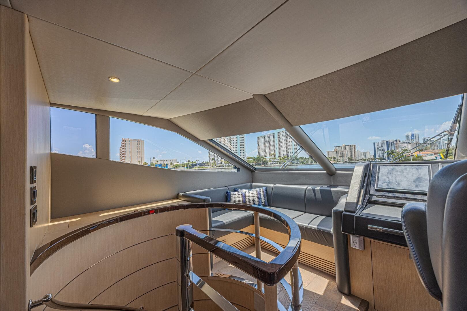 2017 Sunseeker 75 Yacht photo 36