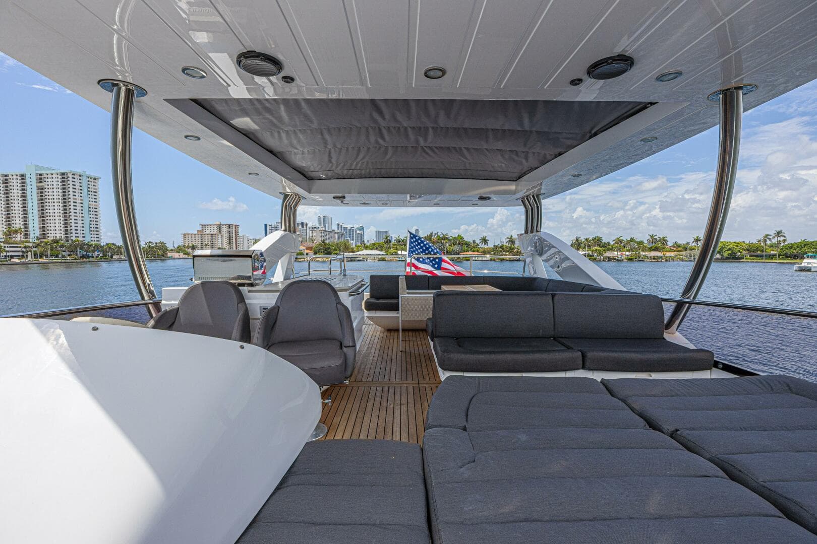 2017 Sunseeker 75 Yacht photo 22