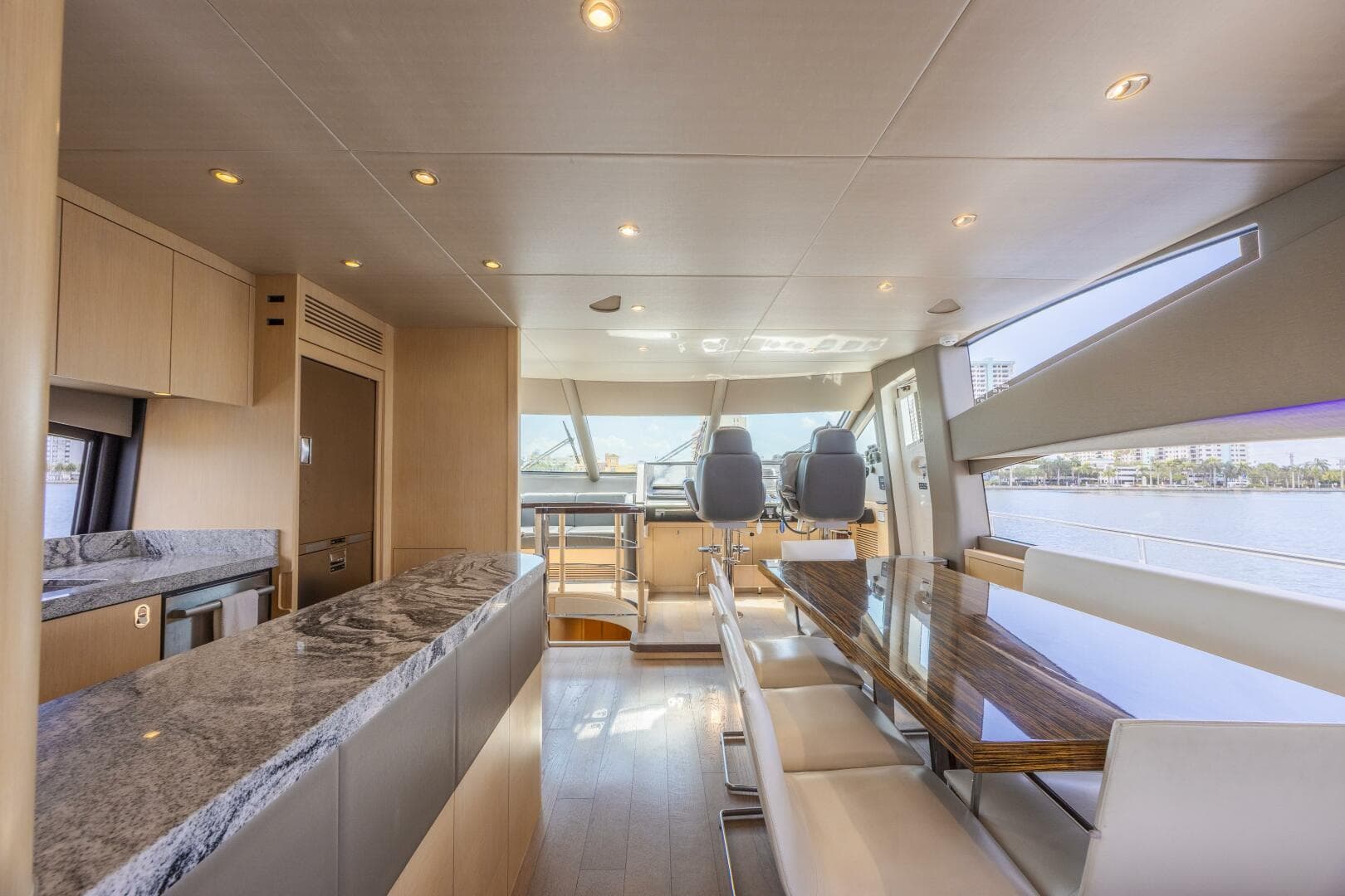 2017 Sunseeker 75 Yacht photo 30