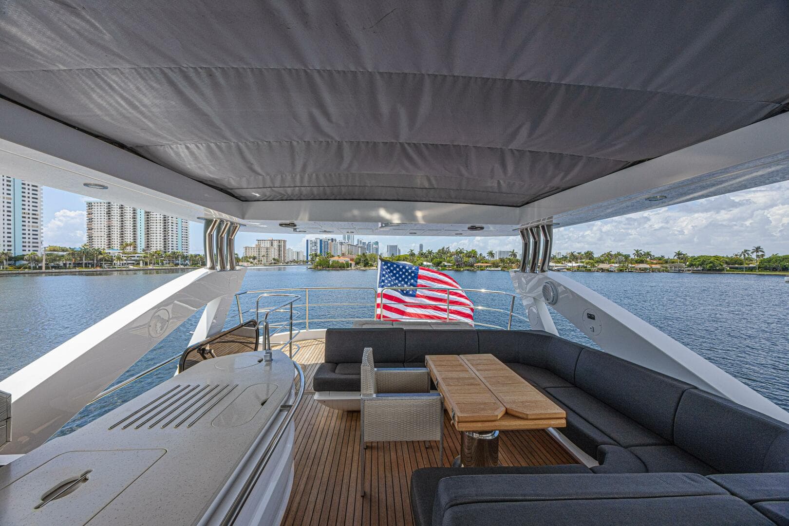2017 Sunseeker 75 Yacht photo 20