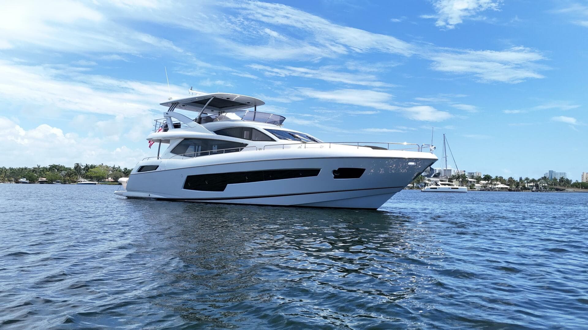 2017 Sunseeker 75 Yacht photo 4