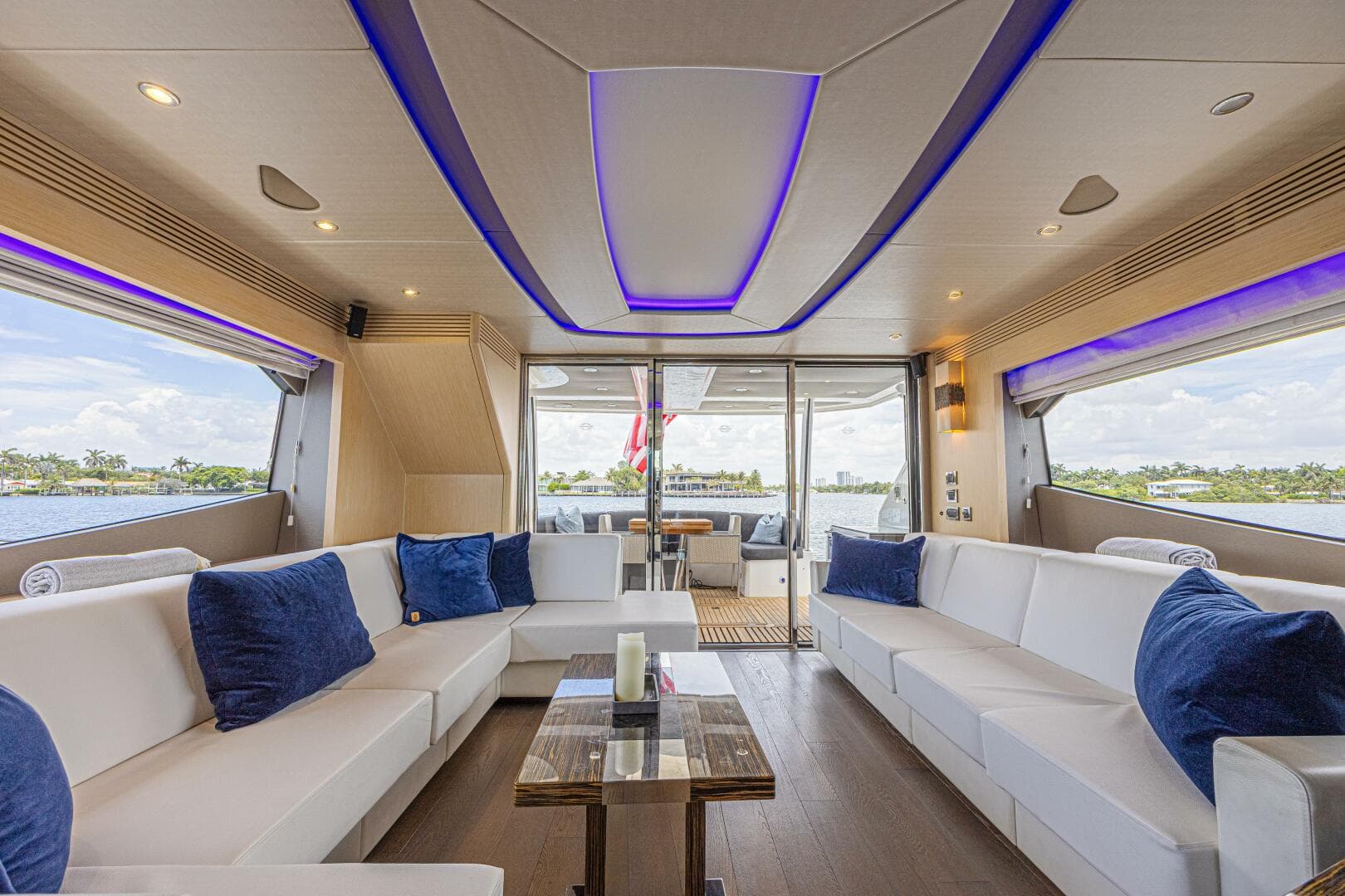 2017 Sunseeker 75 Yacht photo 29