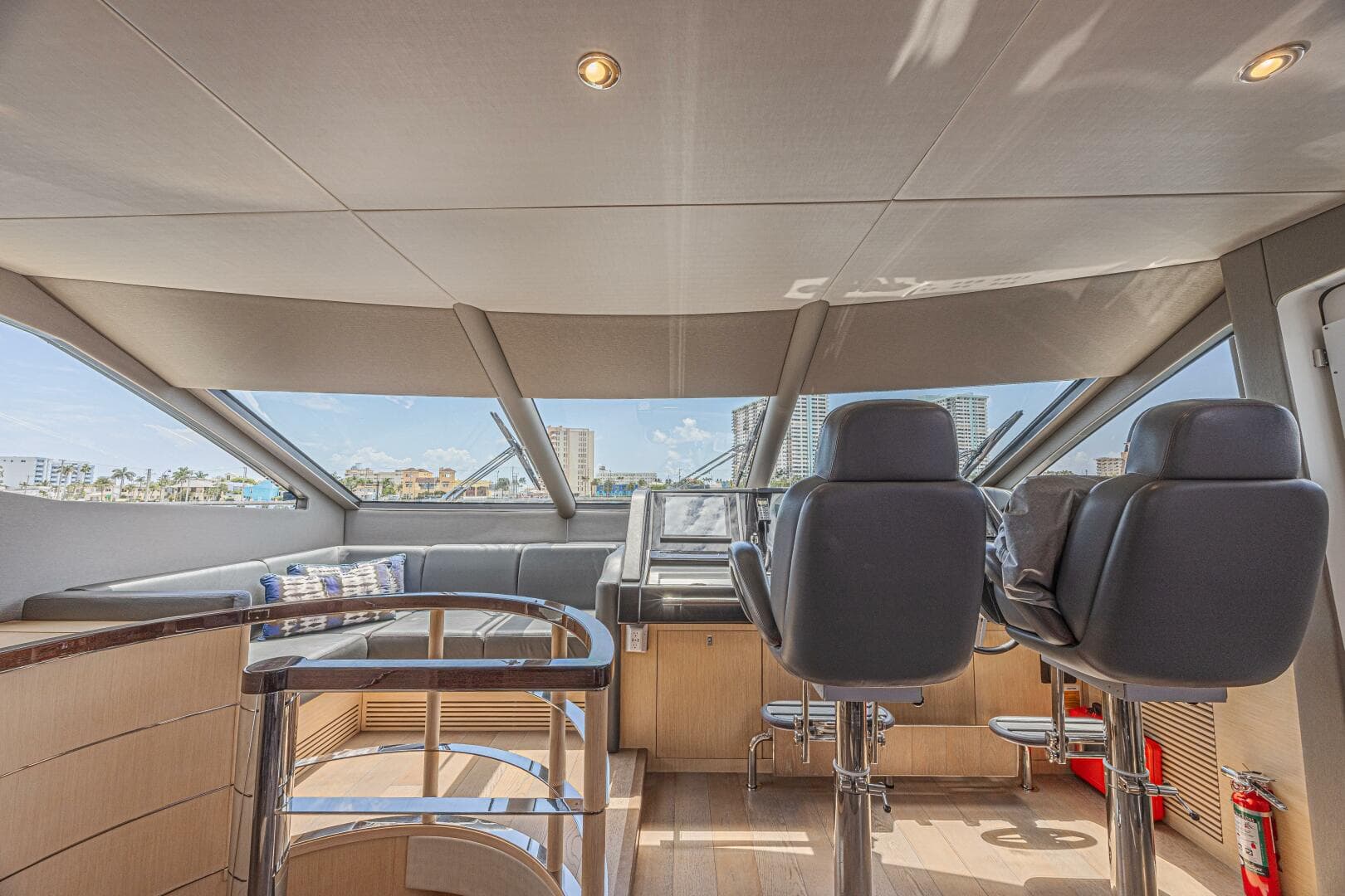 2017 Sunseeker 75 Yacht photo 32