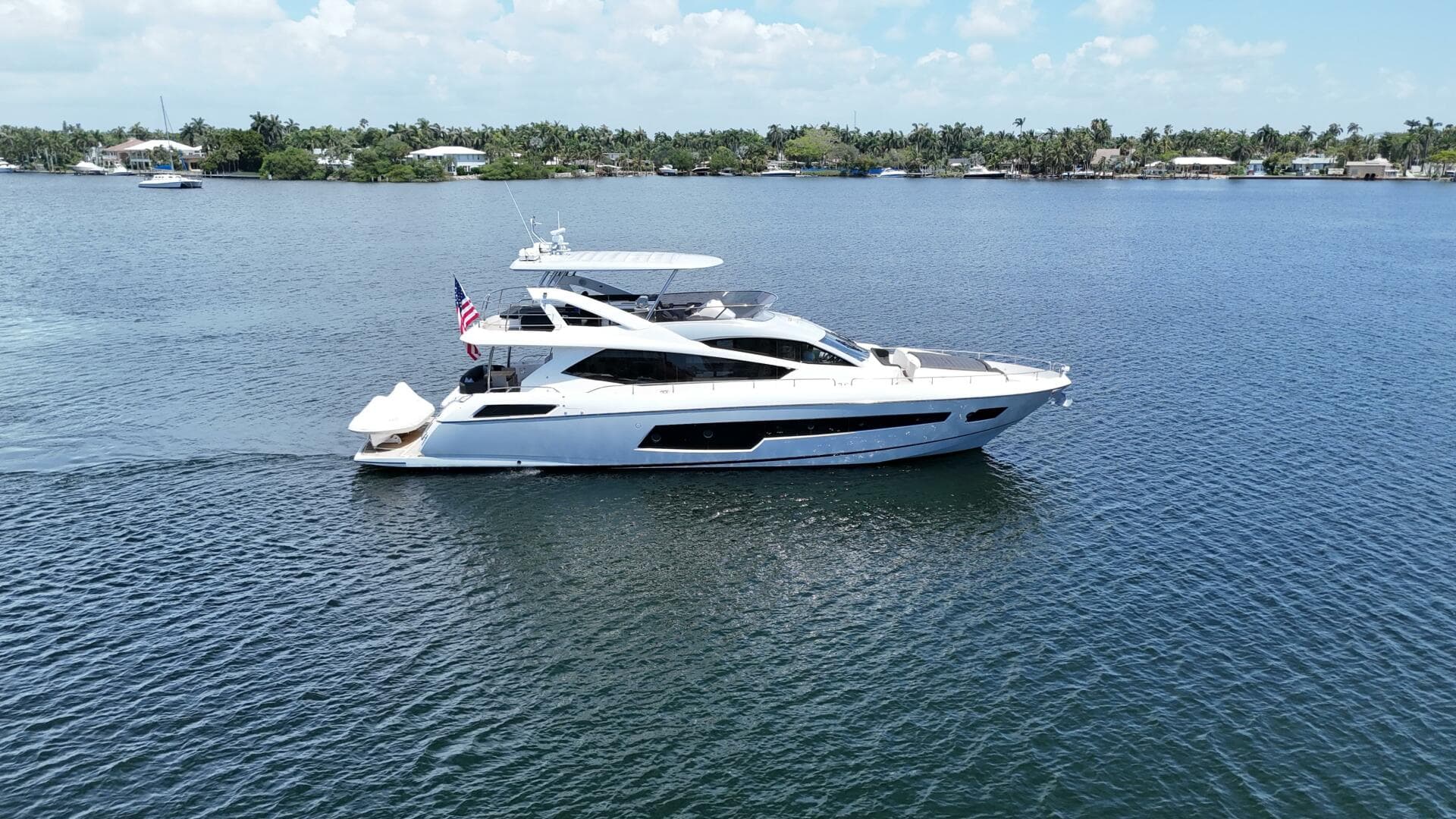 2017 Sunseeker 75 Yacht photo 9