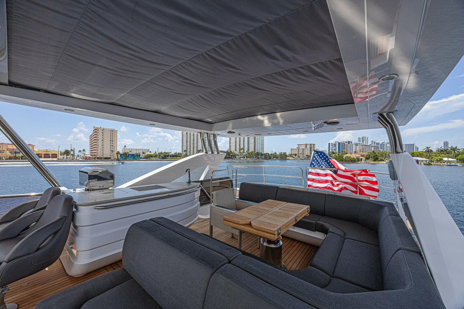 2017 Sunseeker 75 Yacht photo 21