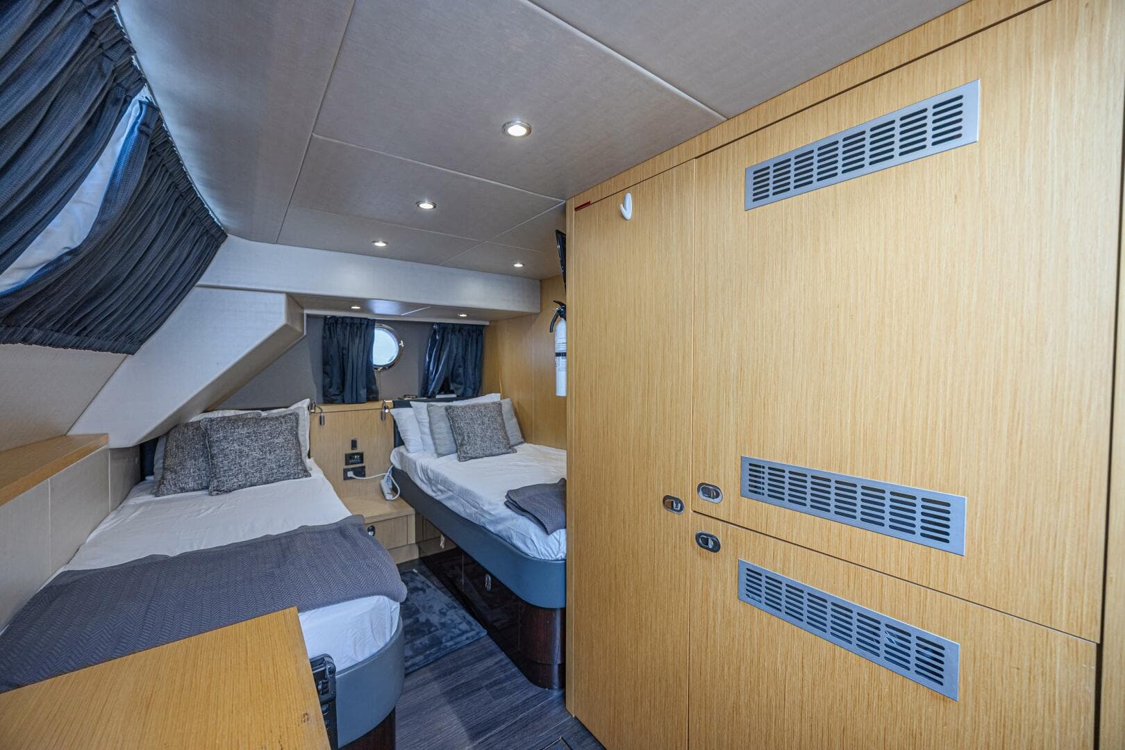 2017 Sunseeker 75 Yacht photo 53