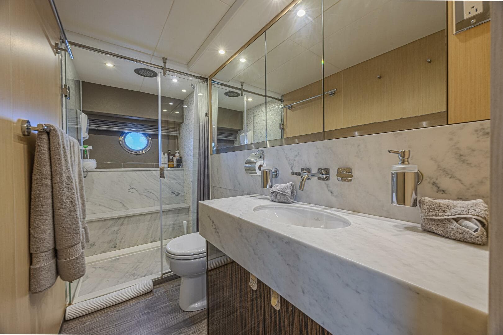 2017 Sunseeker 75 Yacht photo 52