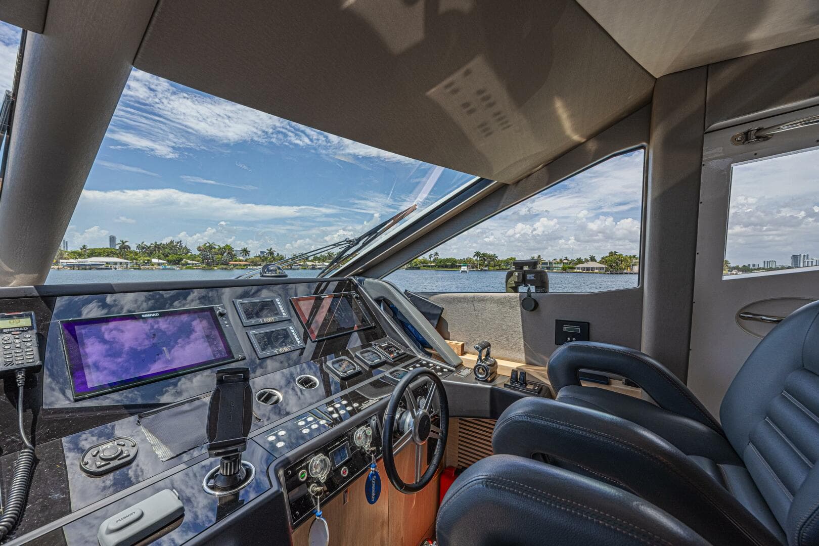 2017 Sunseeker 75 Yacht photo 40