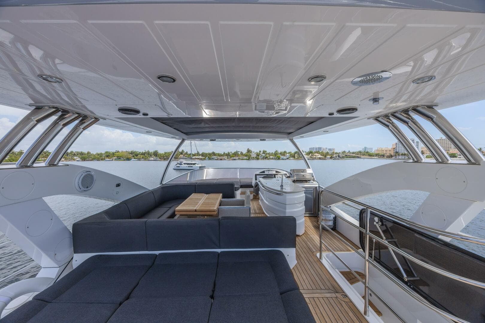 2017 Sunseeker 75 Yacht photo 17