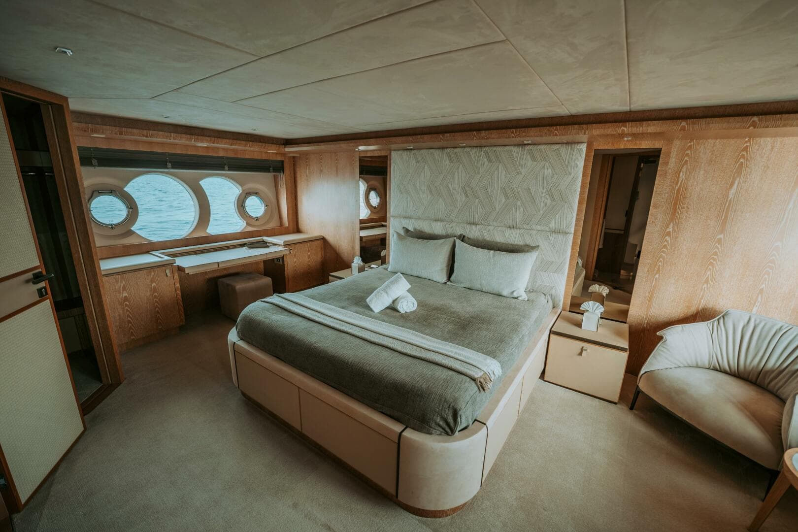 2013 Monte Carlo Yachts photo 7