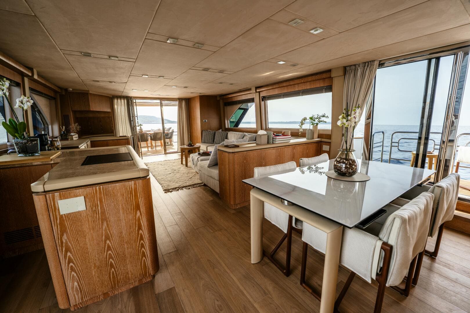 2013 Monte Carlo Yachts photo 4