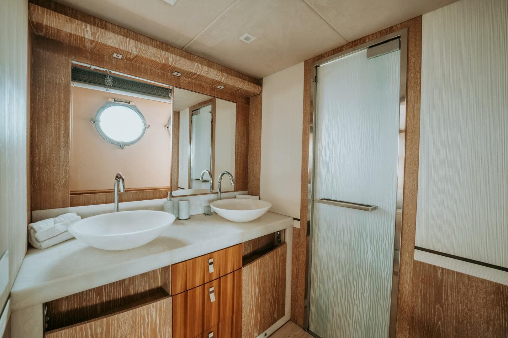 2013 Monte Carlo Yachts photo 9