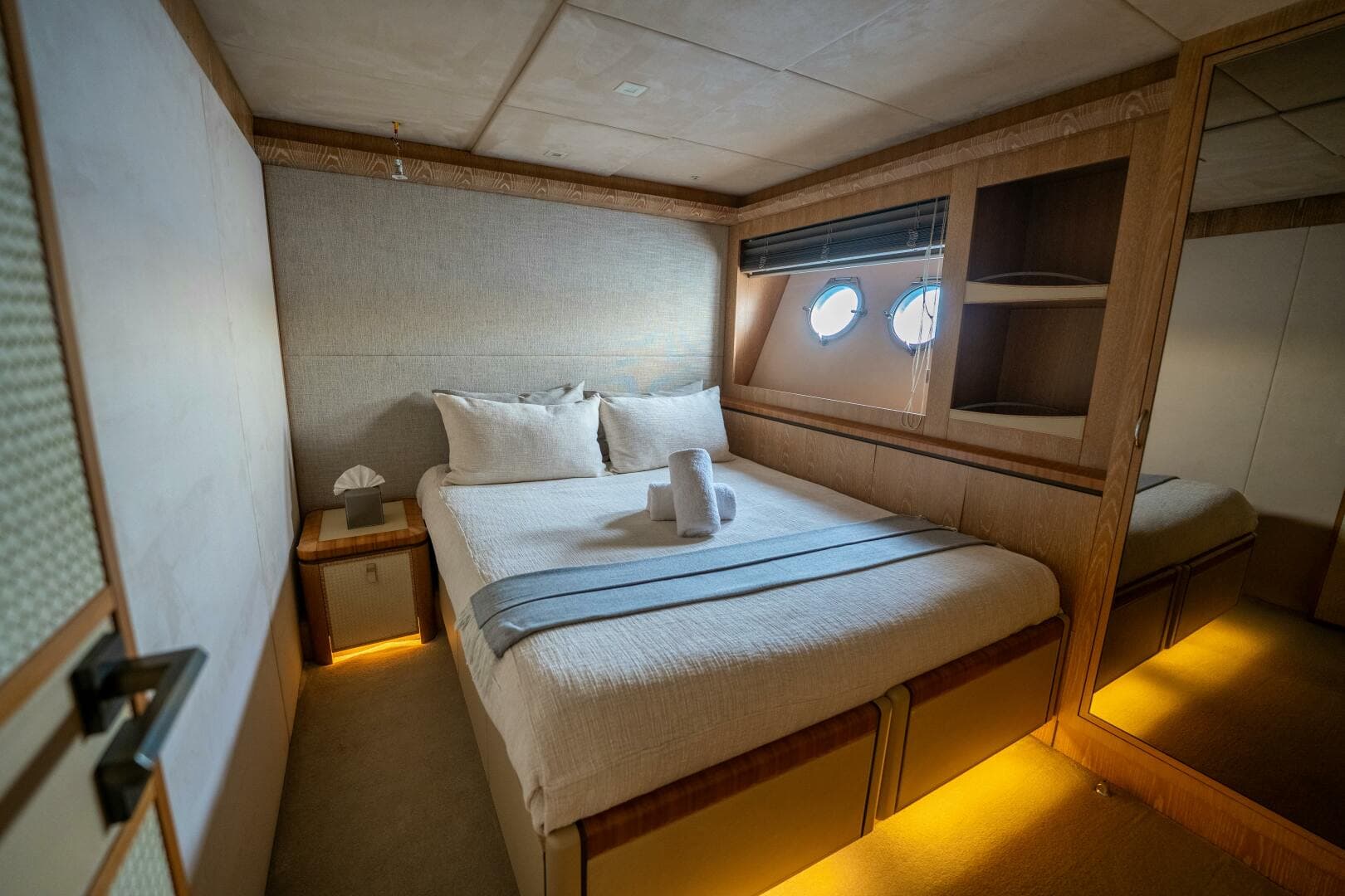 2013 Monte Carlo Yachts photo 13