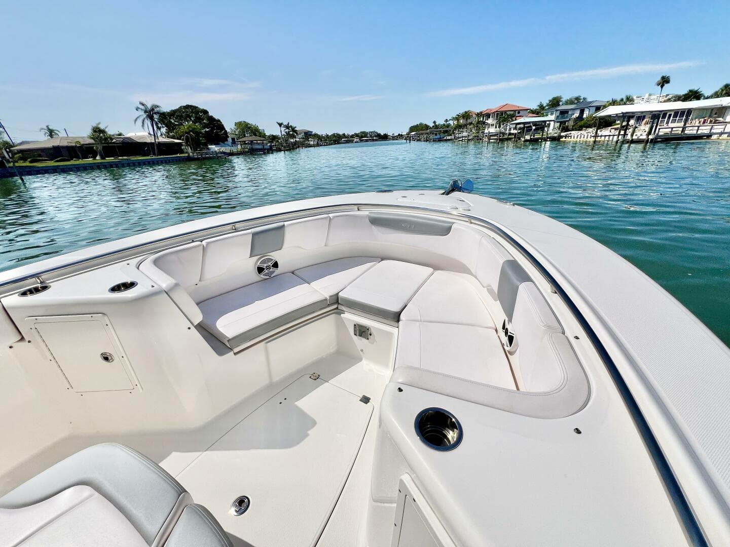2020 Robalo R302 photo 13