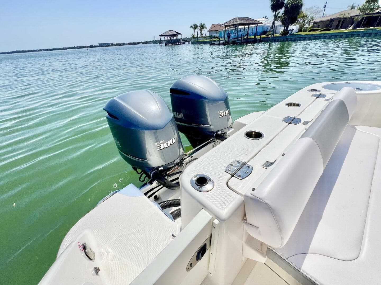 2020 Robalo R302 photo 5
