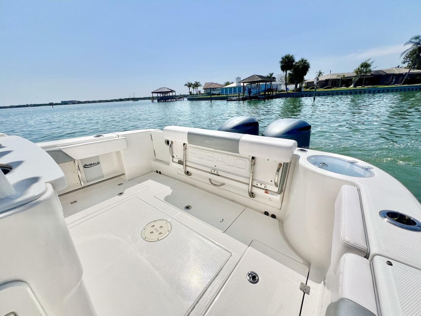 2020 Robalo R302 photo 6