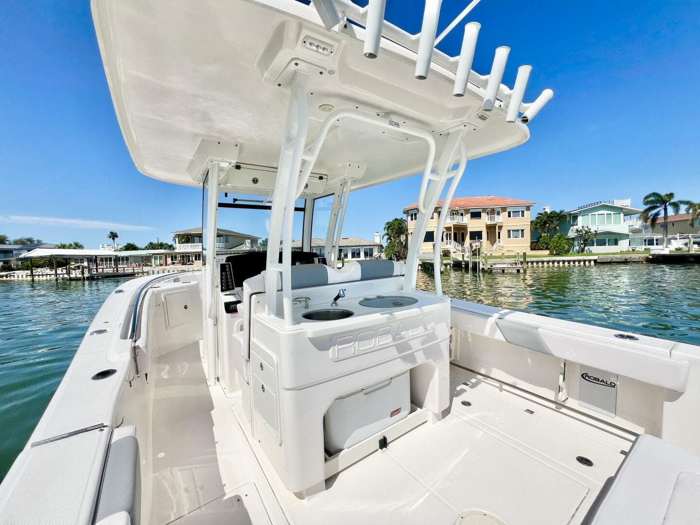 2020 Robalo R302 photo 9