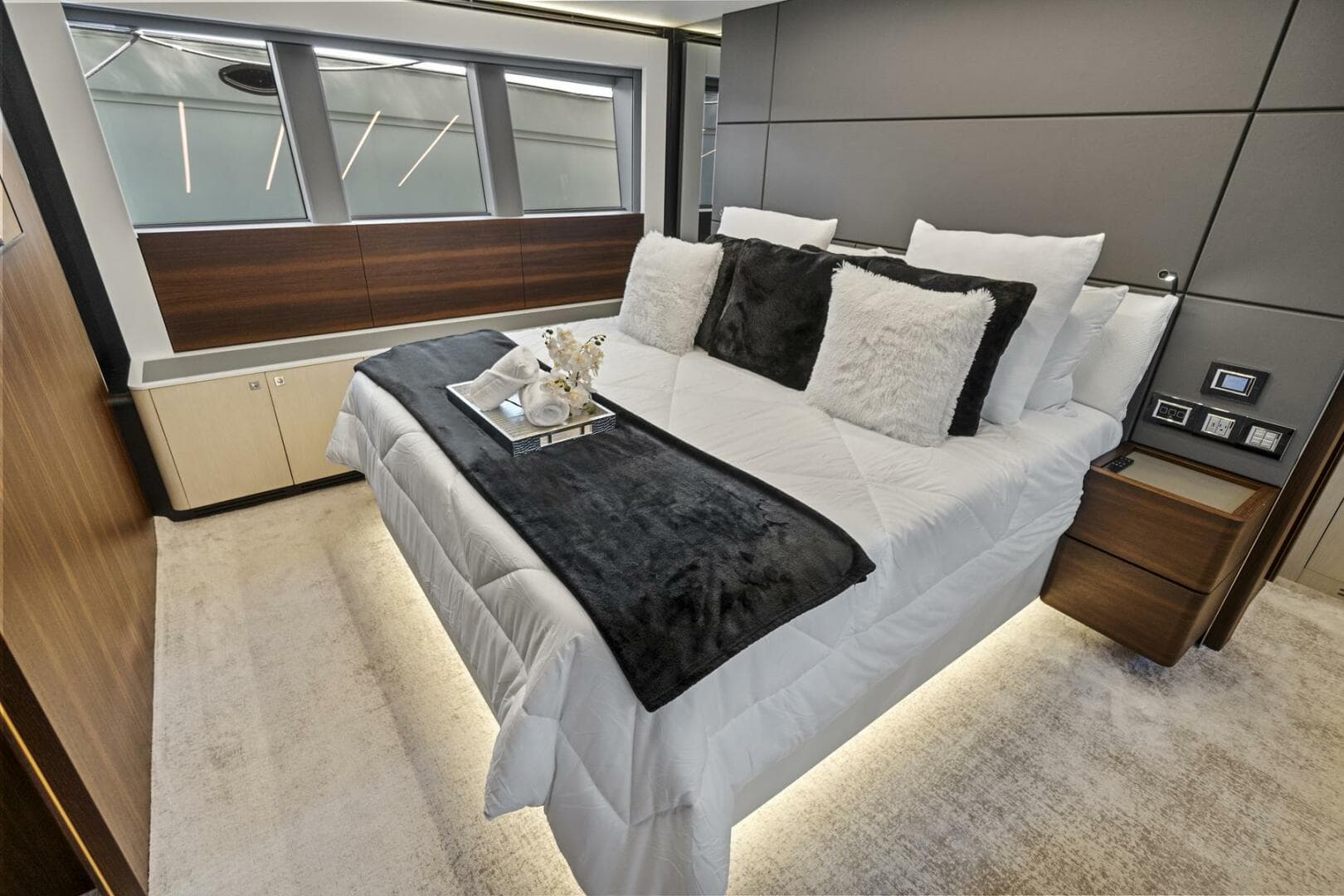 2023 Astondoa 66 Flybridge photo 30