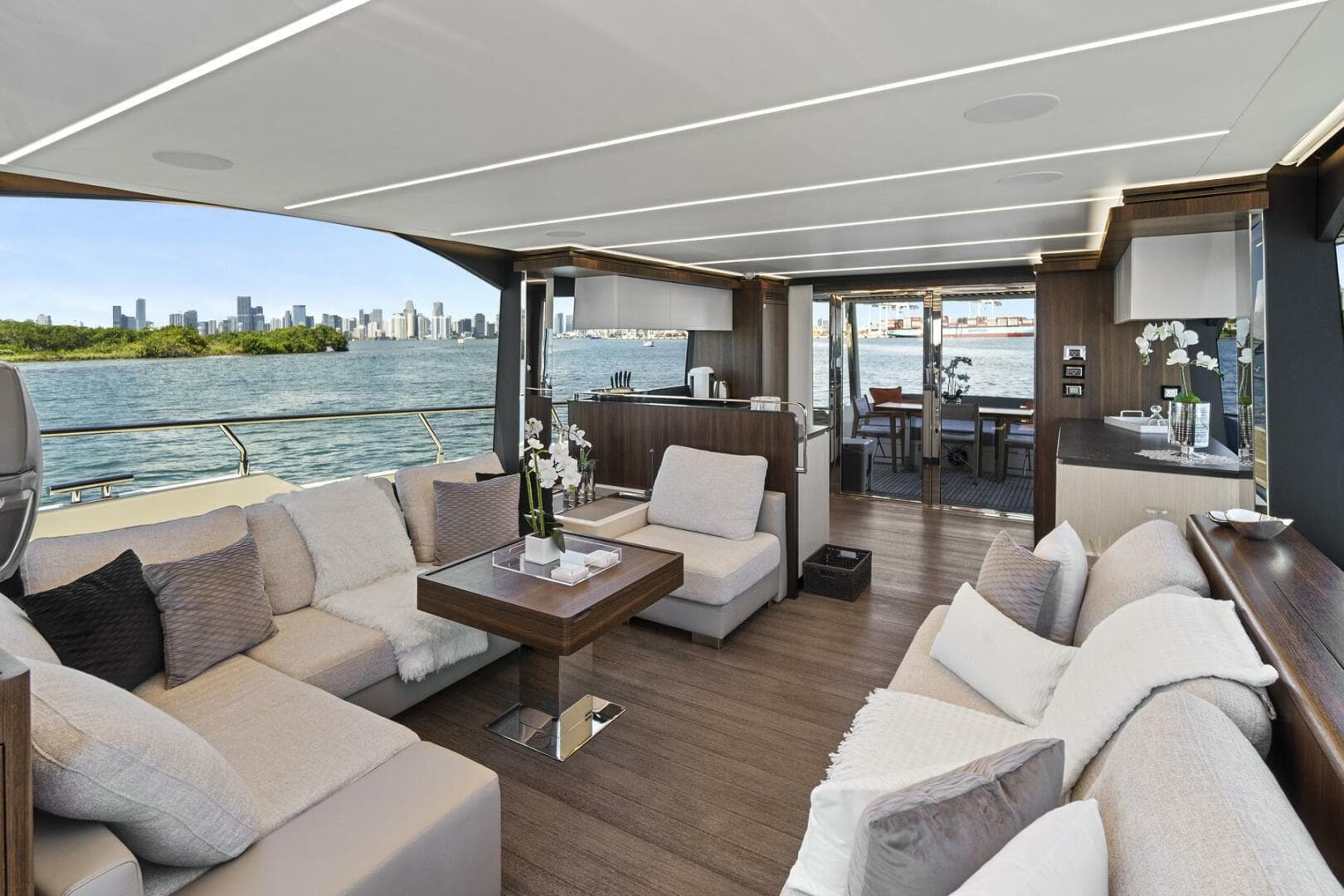 2023 Astondoa 66 Flybridge photo 22