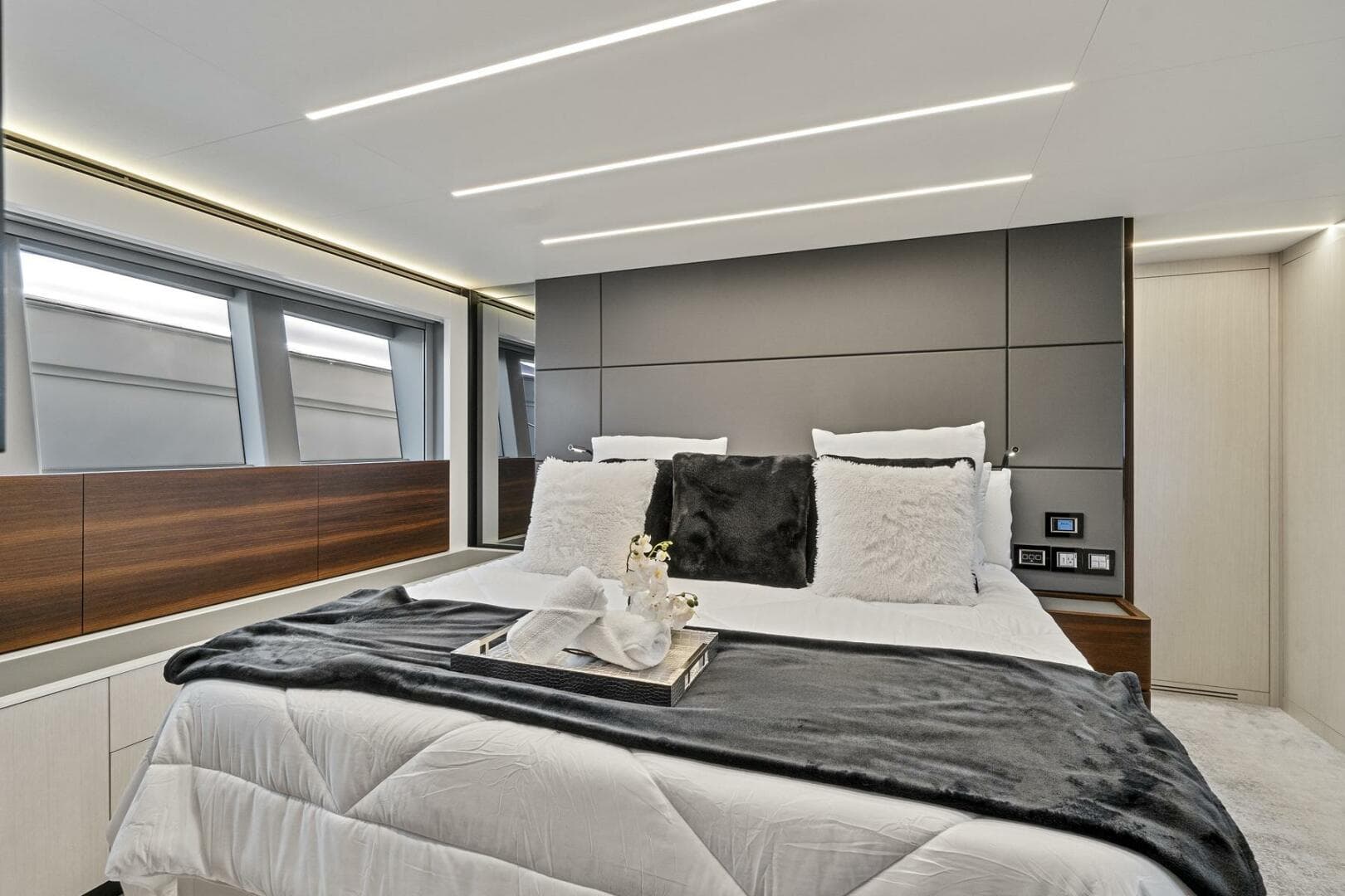 2023 Astondoa 66 Flybridge photo 28