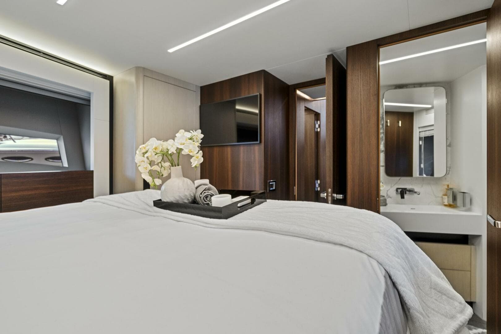 2023 Astondoa 66 Flybridge photo 35