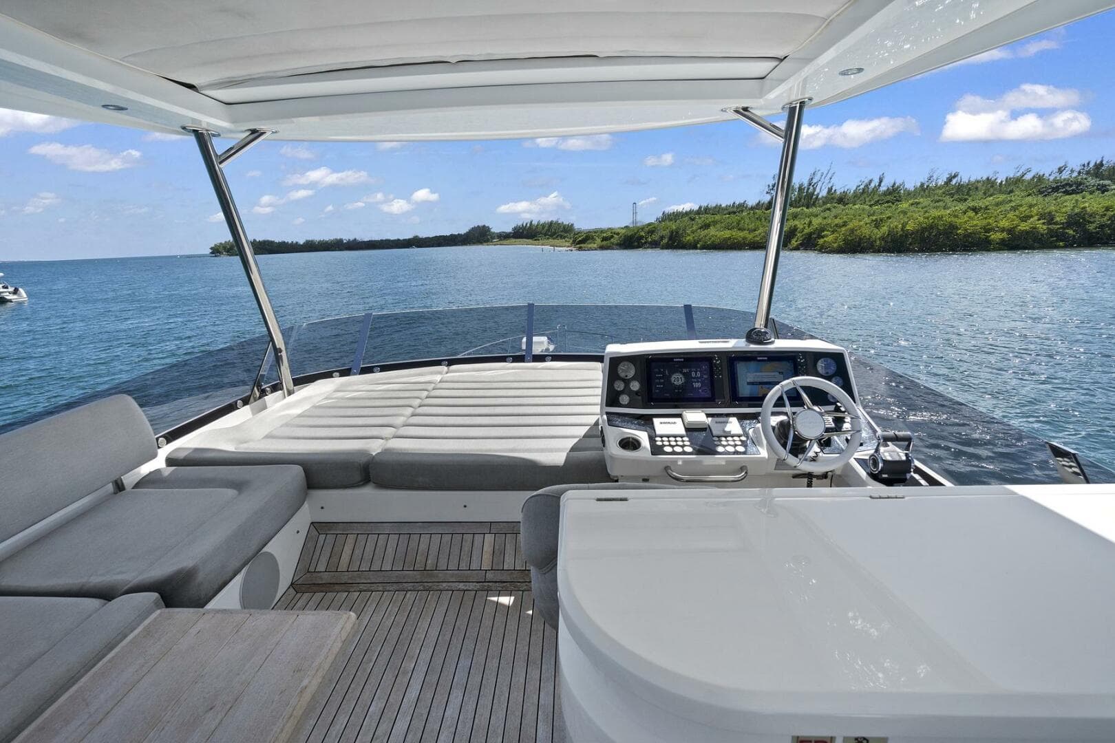 2019 Sunseeker Manhattan 66 photo 10