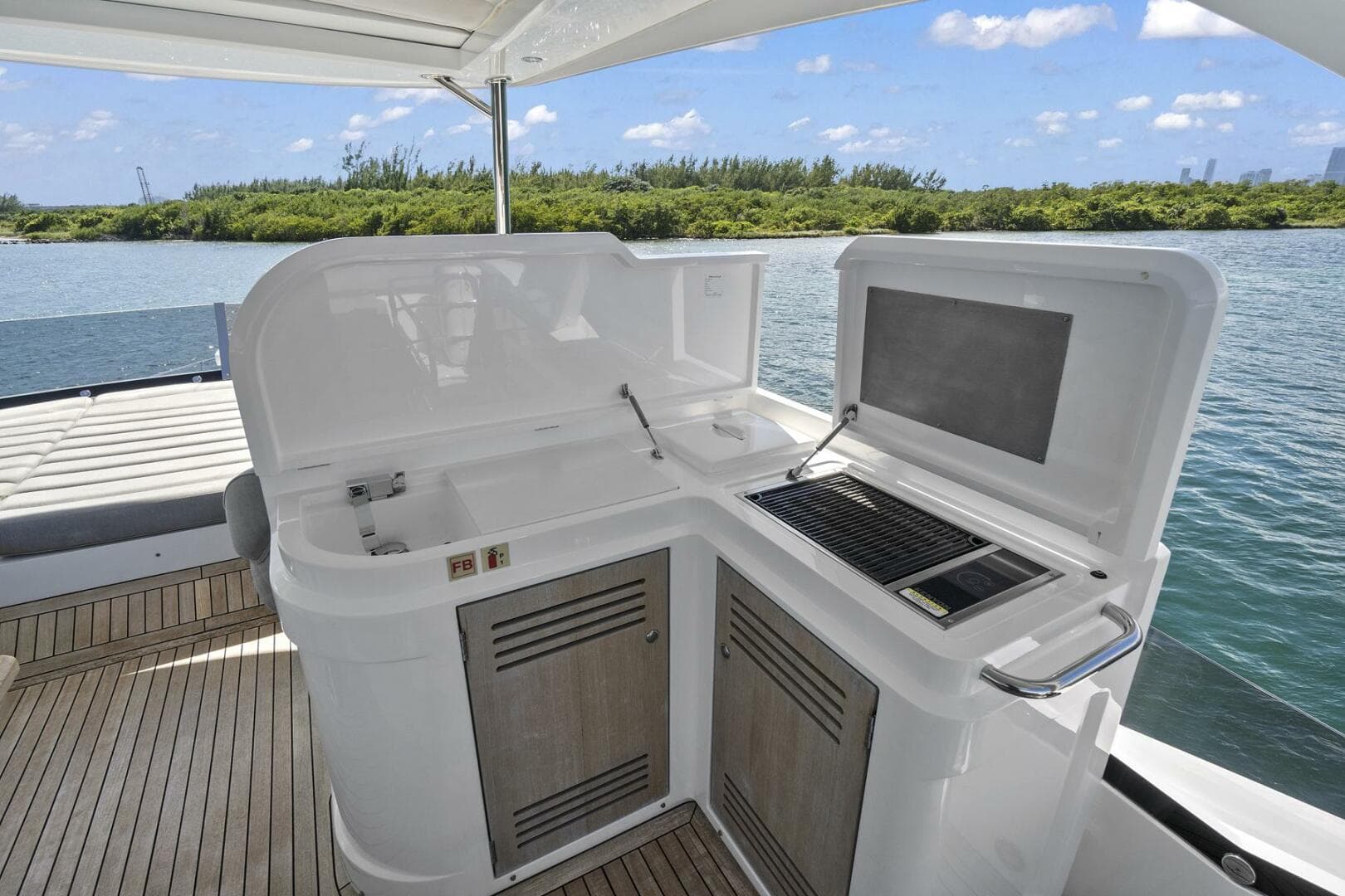 2019 Sunseeker Manhattan 66 photo 13