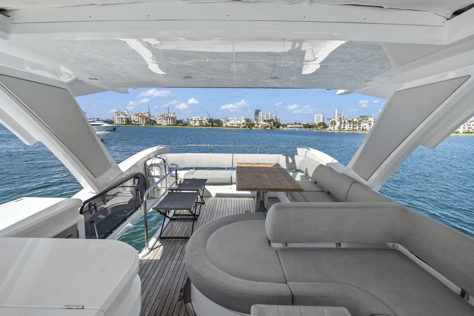 2019 Sunseeker Manhattan 66 photo 11