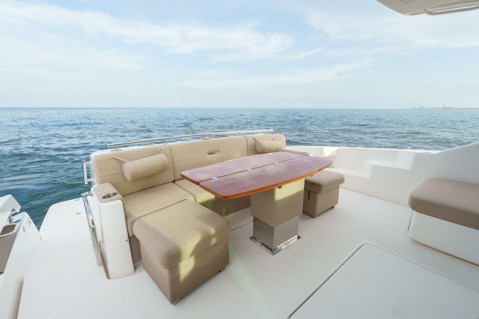 2017 Tiara Yachts C53 Coupe photo 13