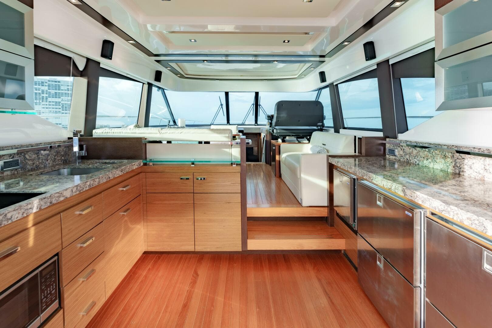 2017 Tiara Yachts C53 Coupe photo 18